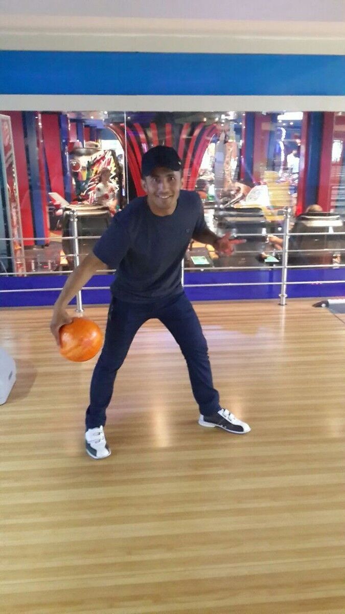  ,   Arman Bond, 32 ,   ,   , c 