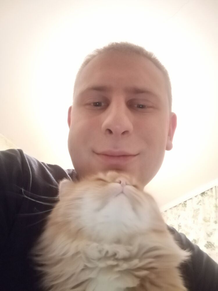  ,   Konstantin, 32 ,   ,   