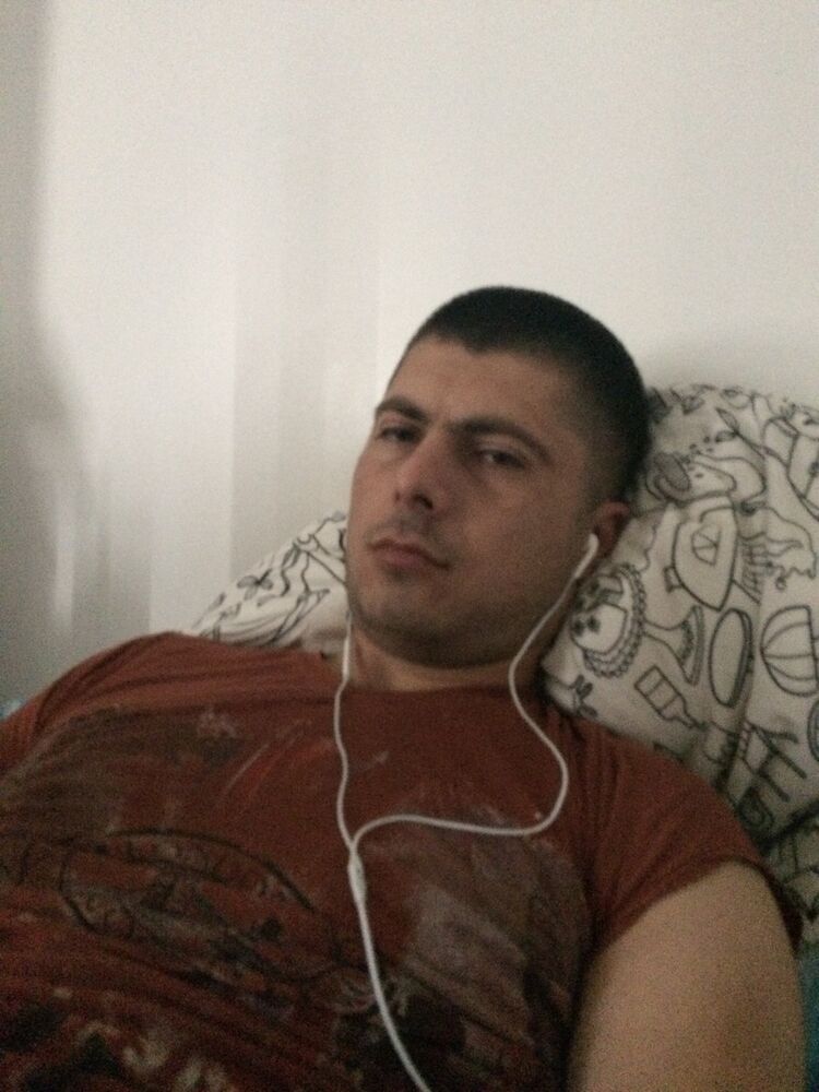  ,   Victor, 35 ,   ,   , c 