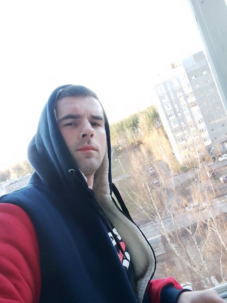  ,   Maxim, 27 ,   ,   , c , 