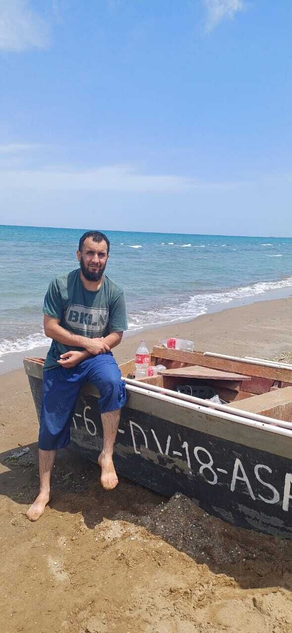  43958597  Elkhan, 40 ,    
