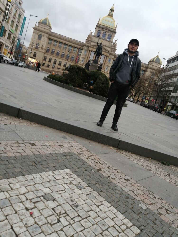  22315767  Johni, 28 ,    Praha