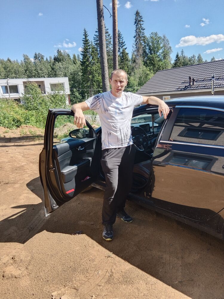  27727897  Petr, 37 ,    -