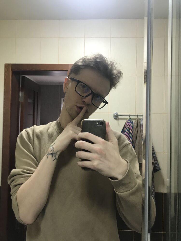  54394277  Stas, 22 ,    