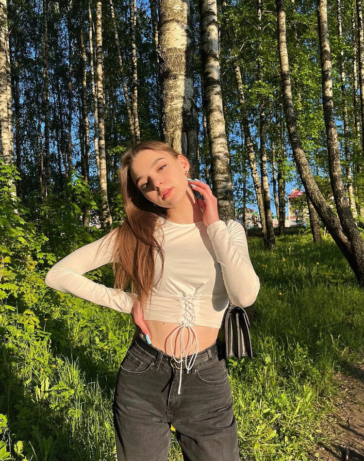 Фото 28853717 девушки Алина, 19 лет, ищет знакомства в Рыбинске