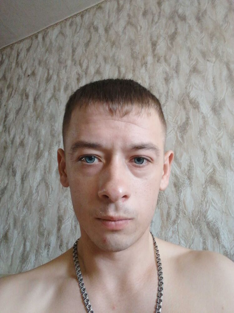  24532897  Aleksandr, 31 ,    Biddeford