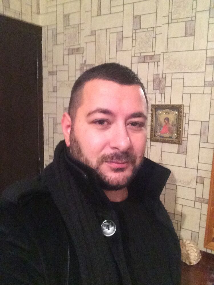  ,   Erik, 43 ,   ,   , c 