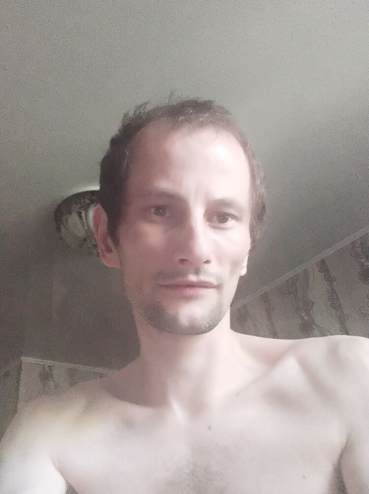  27643047  , 38 ,    