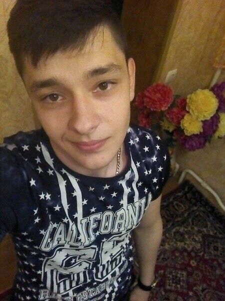  12647197  Sergei, 26 ,    