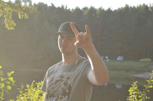  38530337  Alexander, 30 ,    