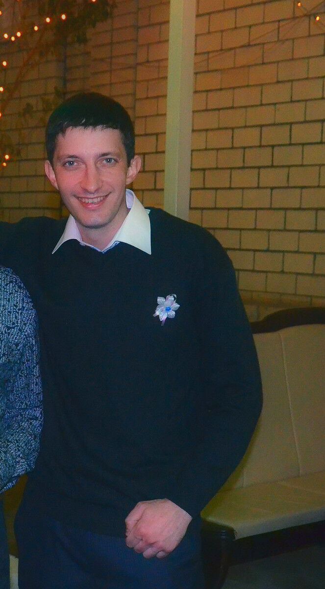  10842467  Arty, 40 ,    