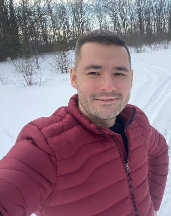  50033917  Anton, 37 ,    