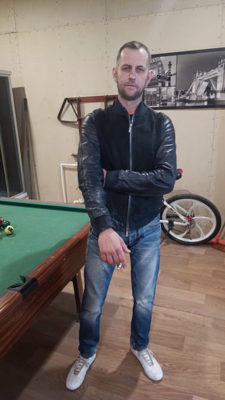  52678647  Ivan, 47 ,    