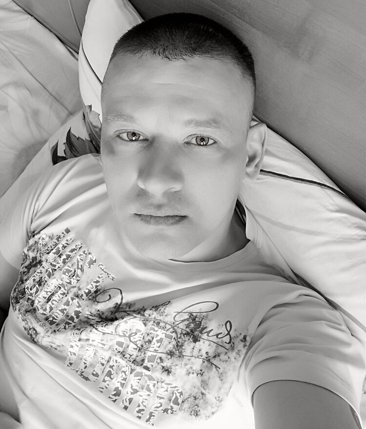  53421717  Roman, 42 ,    