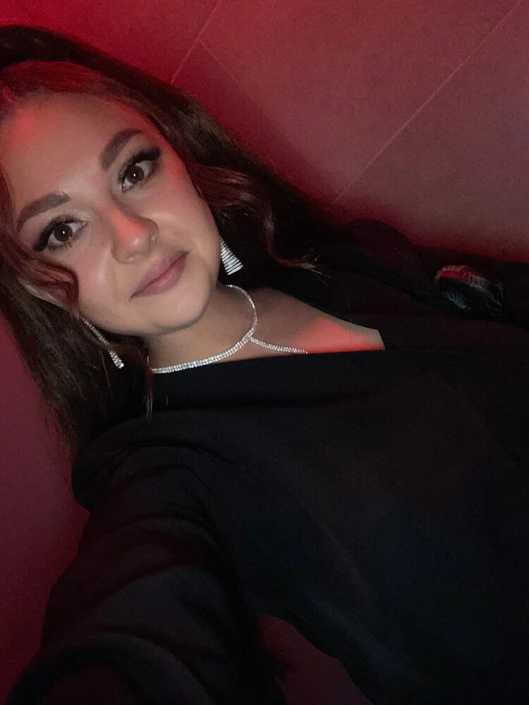  47095267  Eva, 31 ,    