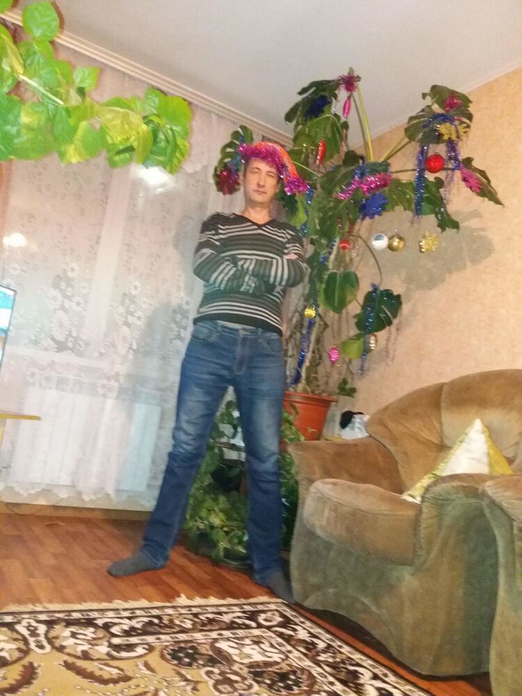  18680277  , 44 ,    