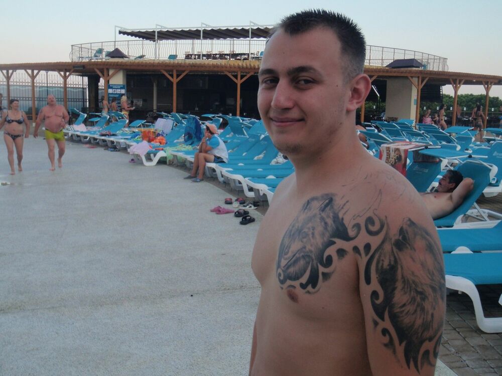  ,   Alexander, 33 ,   