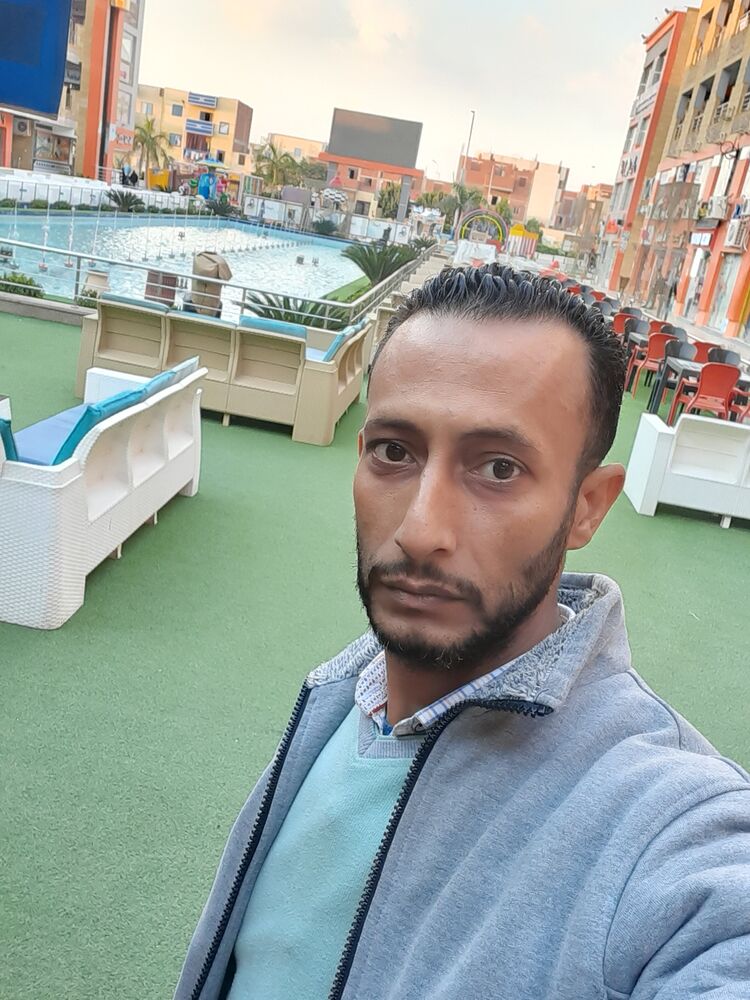  ,   Mostafa, 40 ,   ,   