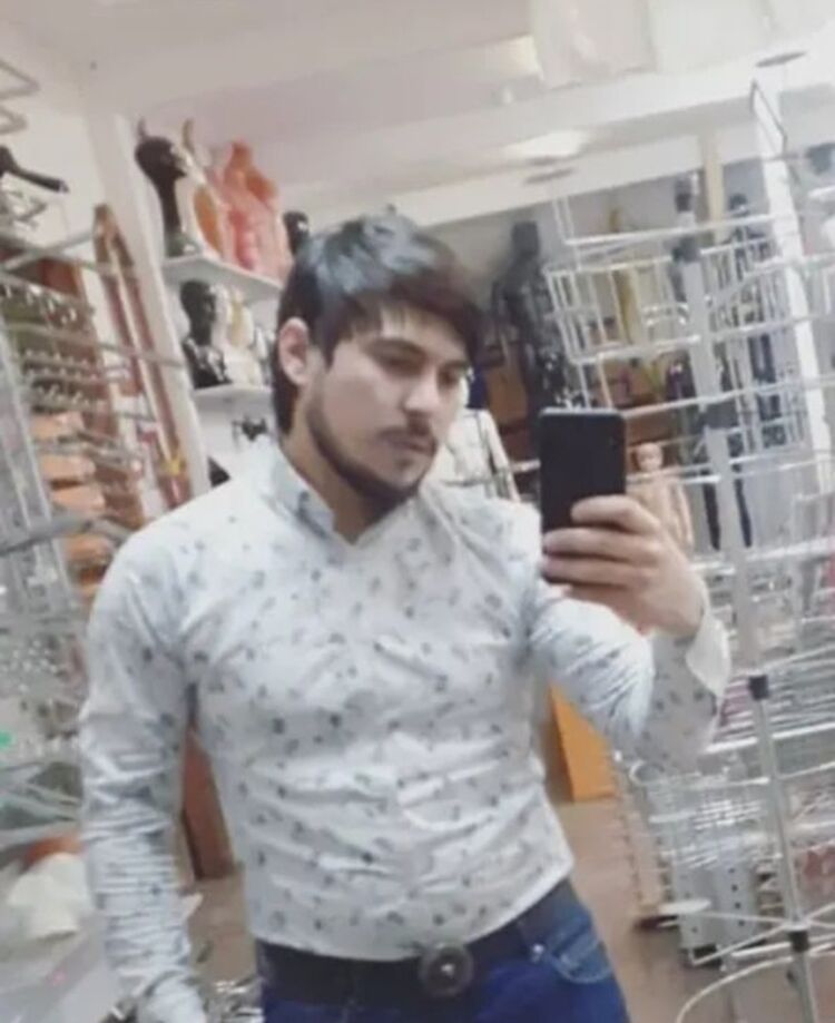  48310977  , 31 ,    