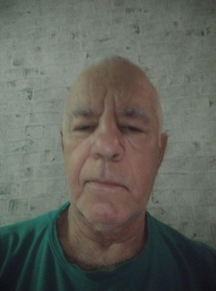  43810497  Viktor, 74 ,    