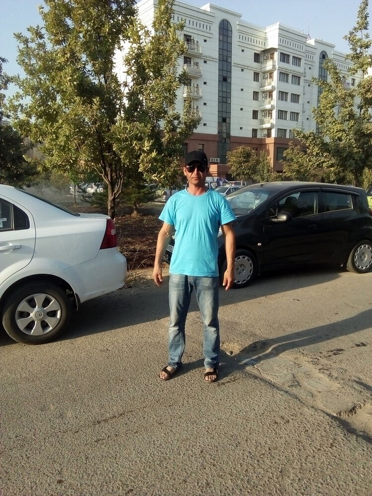  17005187  Gulom, 42 ,    