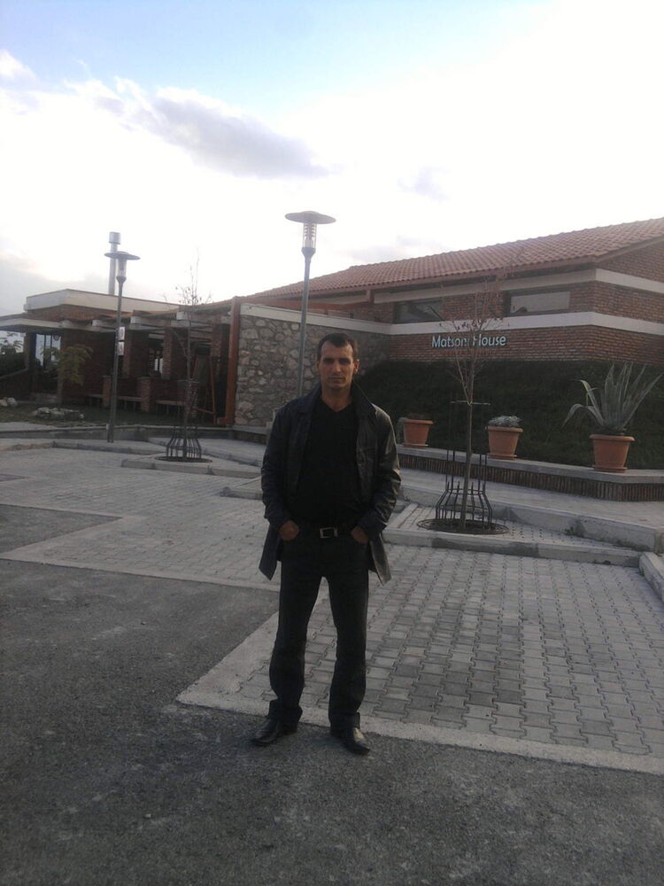 ,   Artur, 44 ,   ,   , c 