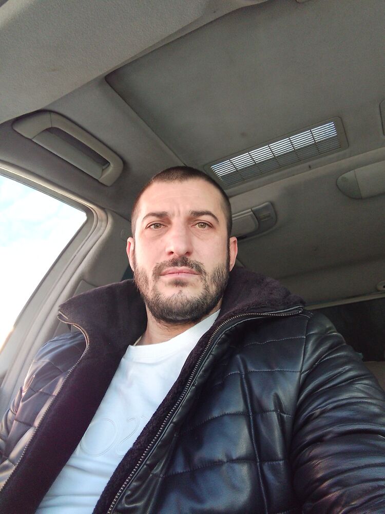  47004437  Magomed, 37 ,    