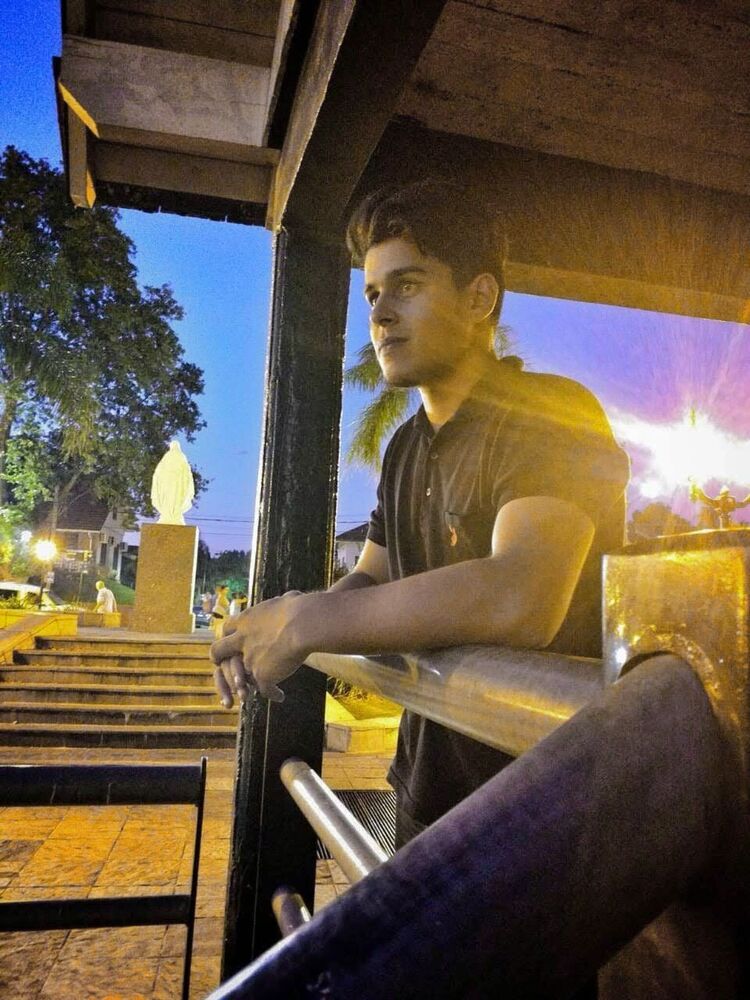  49265377  Elias, 27 ,    Wallace