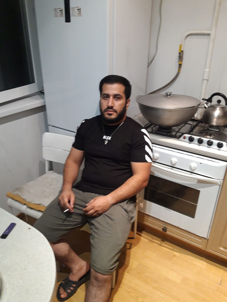  36439327  Umar, 32 ,    