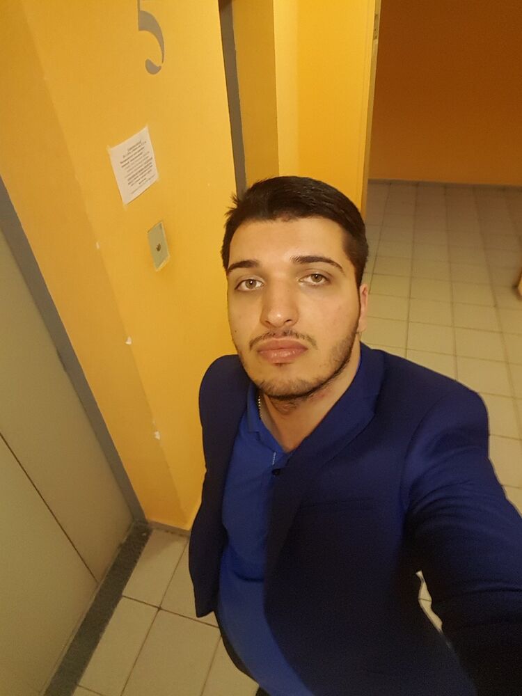 10064707  Eliko, 29 ,    