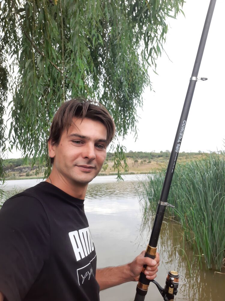  ,   Sergiu, 37 ,   ,   , c 