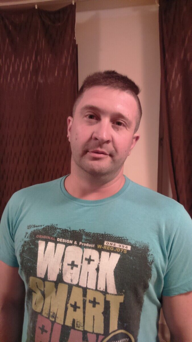  20629467  Andrzej, 43 ,    