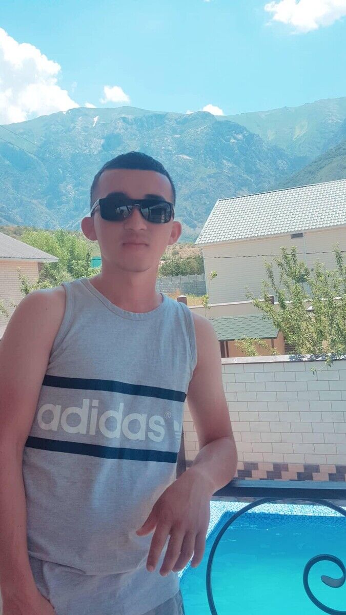  20606927  Ruslan, 29 ,    