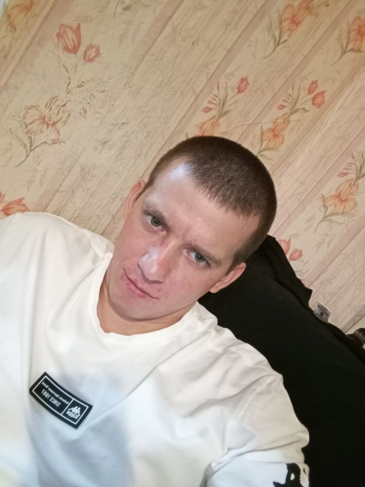  49697817  Ivan, 28 ,    