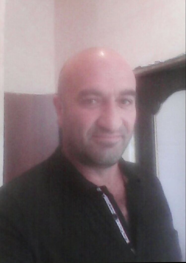  54105307  David, 48 ,    