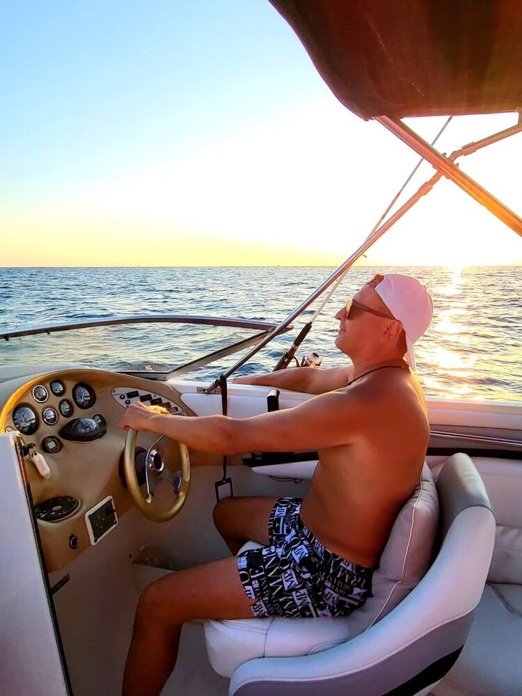  54153327  Nikolay, 35 ,    