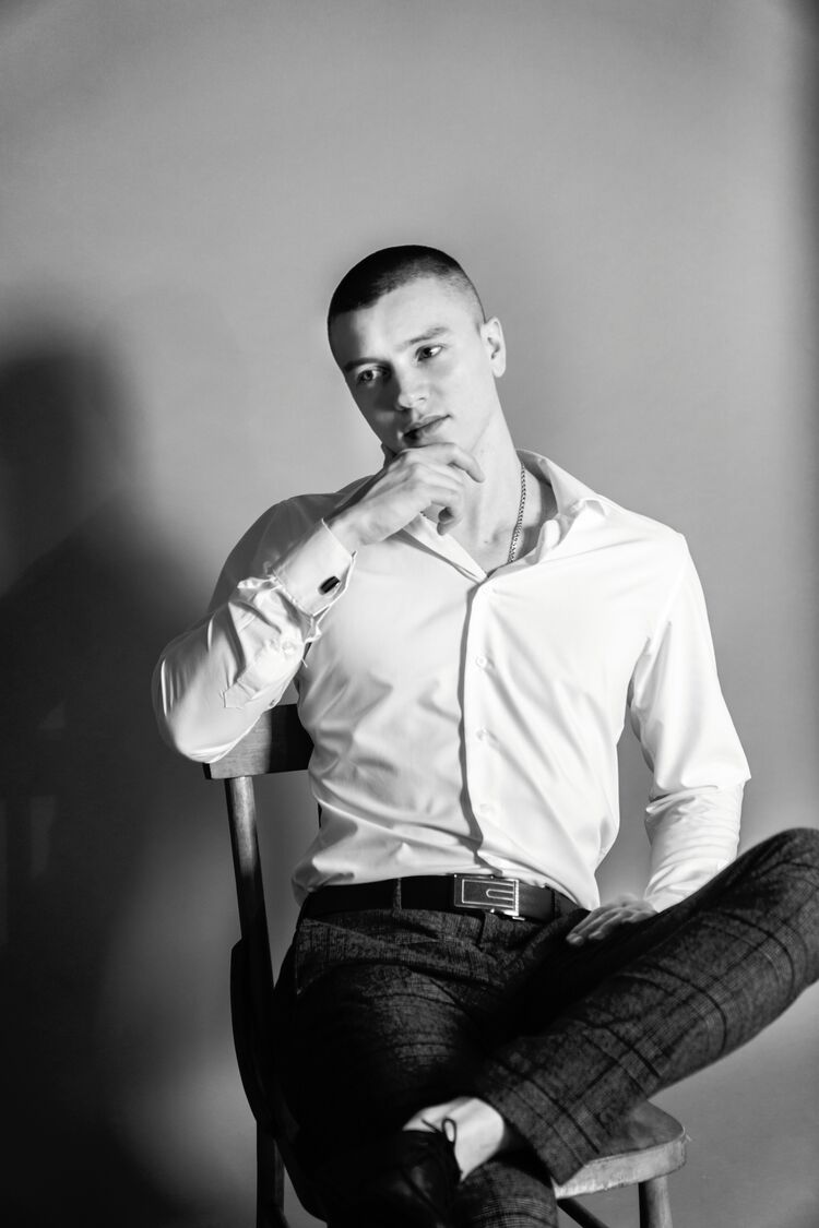  ,   Alex, 30 ,   ,   , c , 