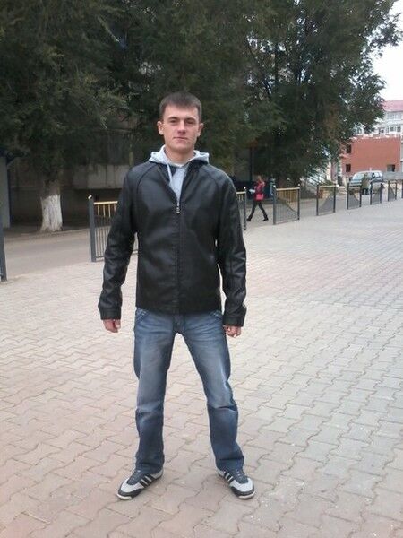  5939447  Sergei, 33 ,    