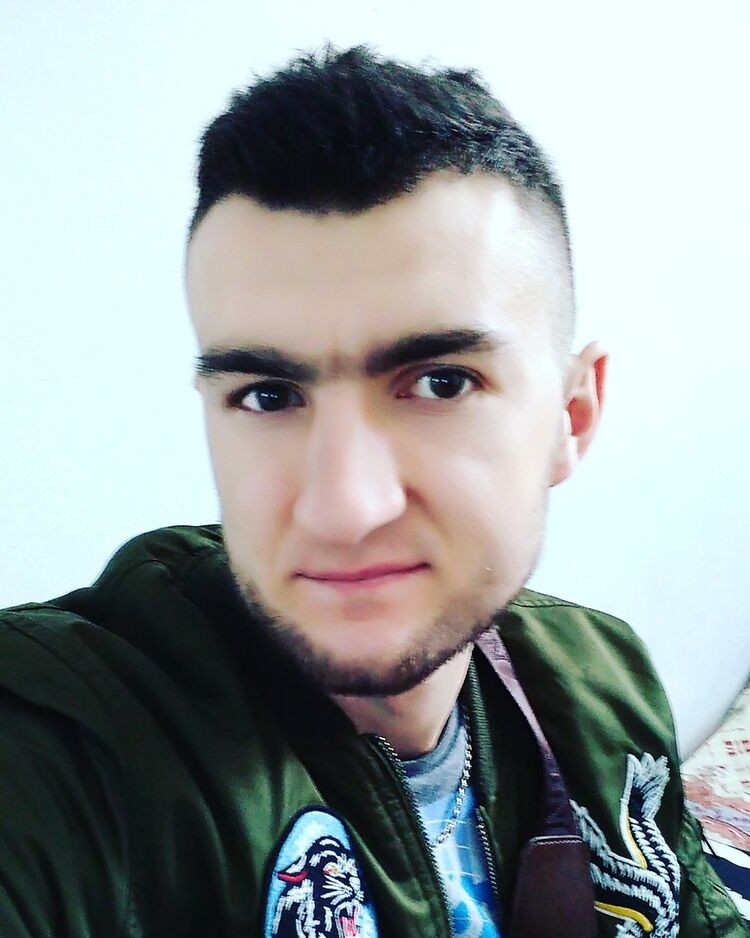  17718187  Vitalik, 30 ,    