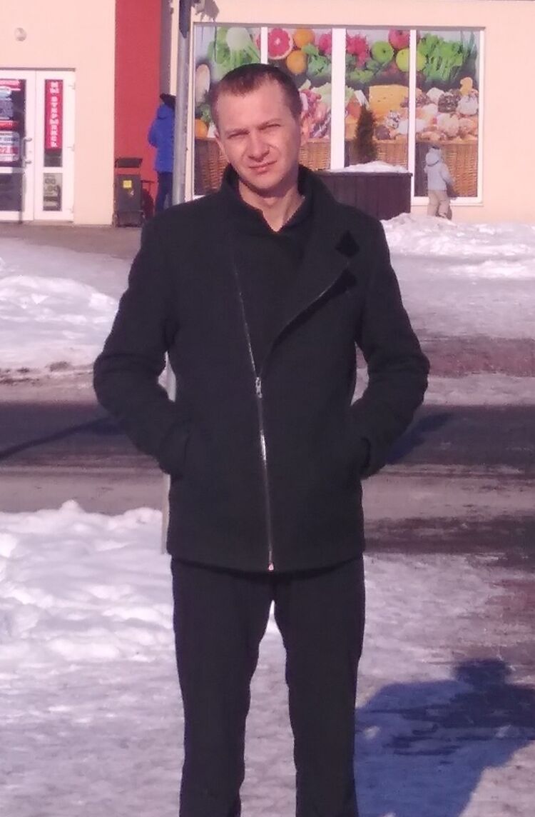  11721757  Pavel, 37 ,    