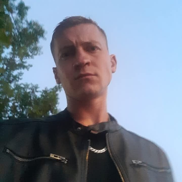  51350477  Pavel, 33 ,    