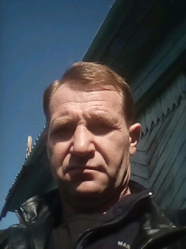  20457867  Maikl, 47 ,    