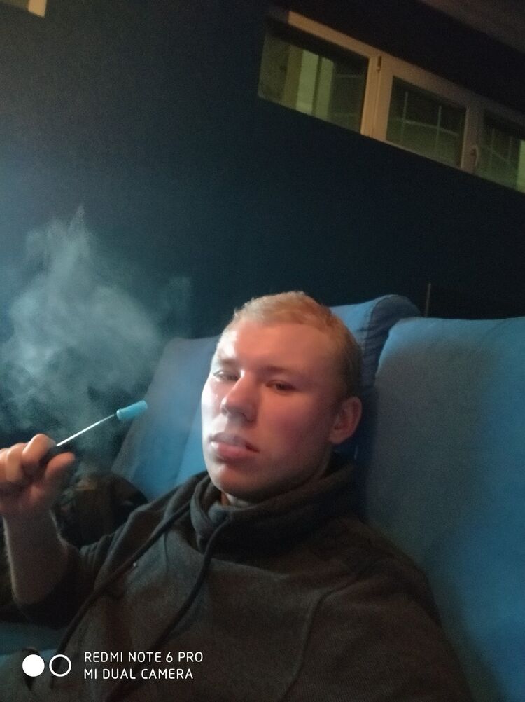  18746407  Alexander, 27 ,    