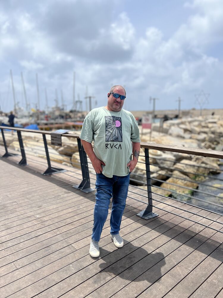  Ashqelon,   Victor, 46 ,   ,   , c , 