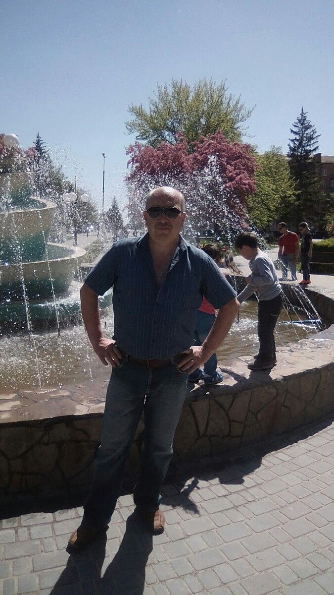  ,   Andrey, 61 ,  