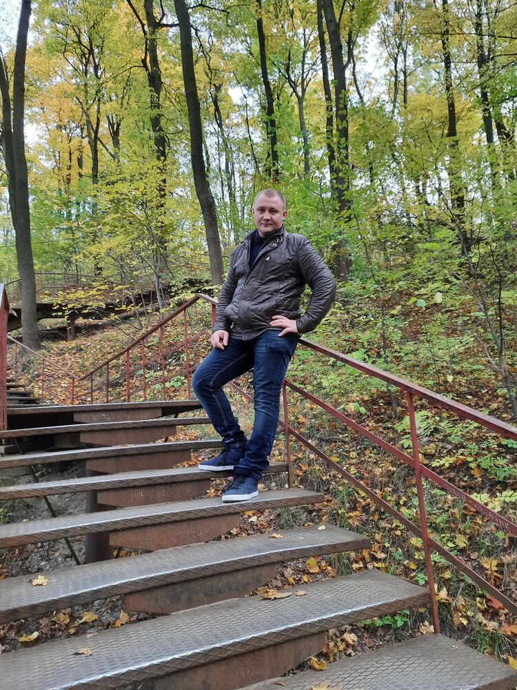  ,   Evgenii, 32 ,   ,   