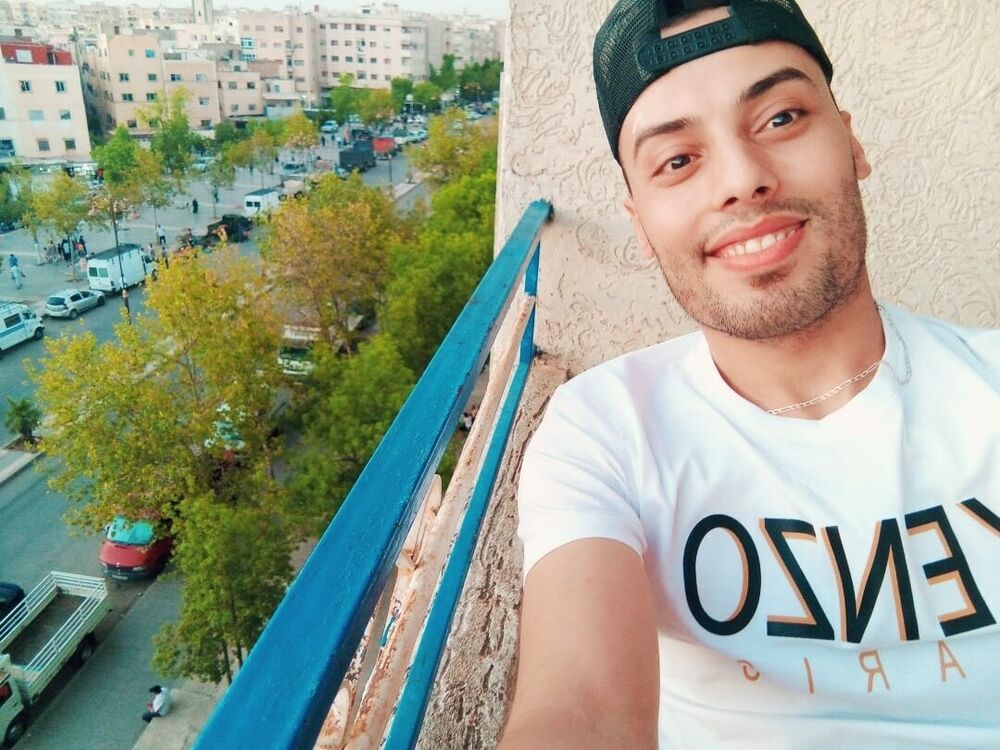  21771327  Yassine, 34 ,    