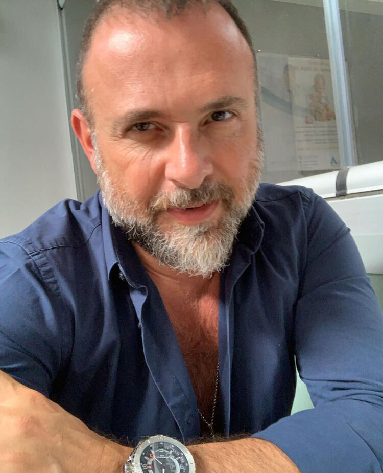  Little America,   Murice Arnot, 49 ,     , c 