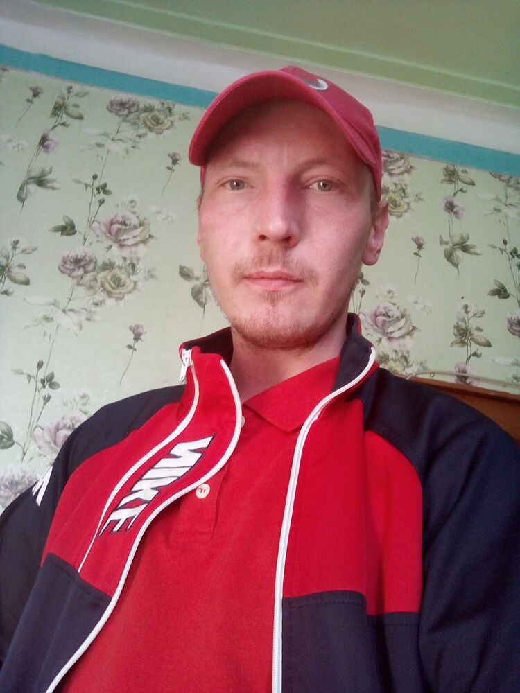  34975097  Andrei, 31 ,    