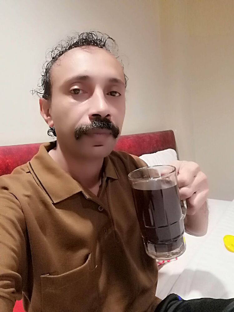  ,   Faisal, 40 ,   ,   , c , 